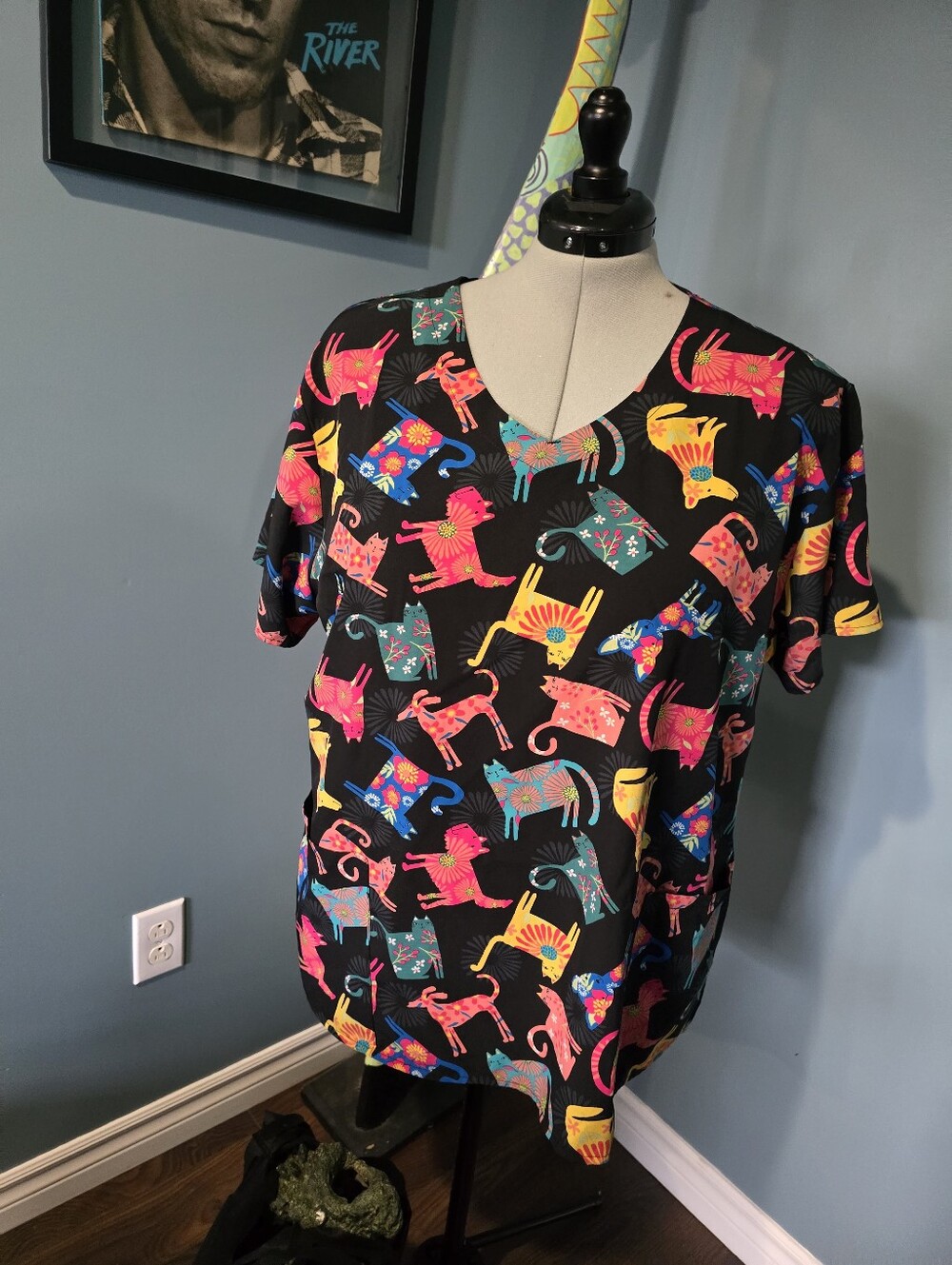 Women’s V-Neck Scrub Top with Colorful Cat Print - Black
